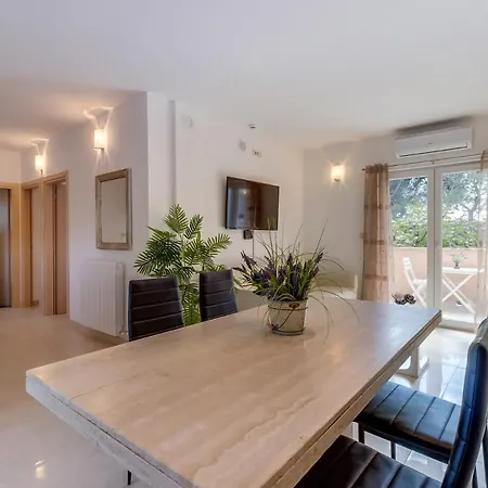 Pensiune Pineta Čunski